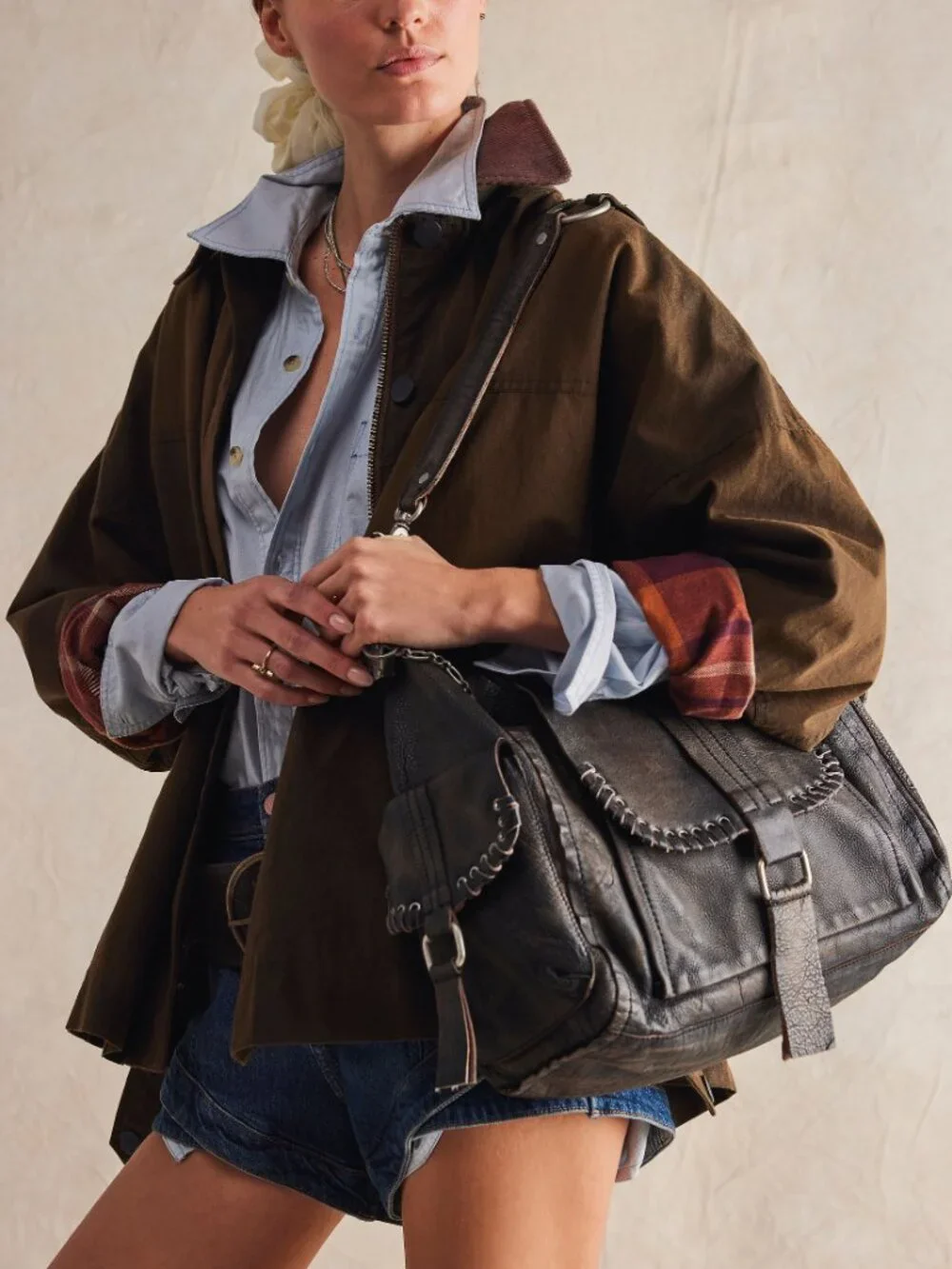 FREE PEOPLE We The Free Leigh Distressed Hobo / Aged Graphite